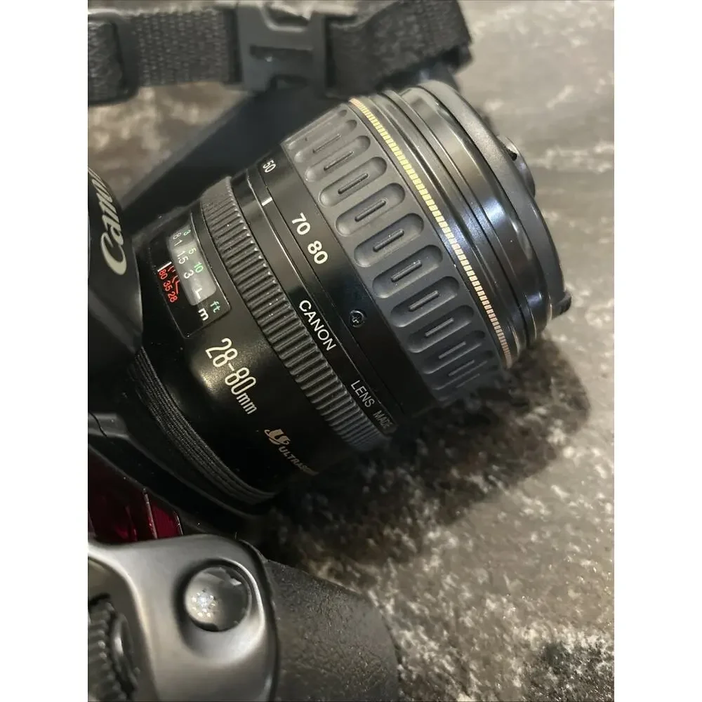 Canon EOS Elan 35mm Film Camera (28-80mm Lens) Manual Bag 80's